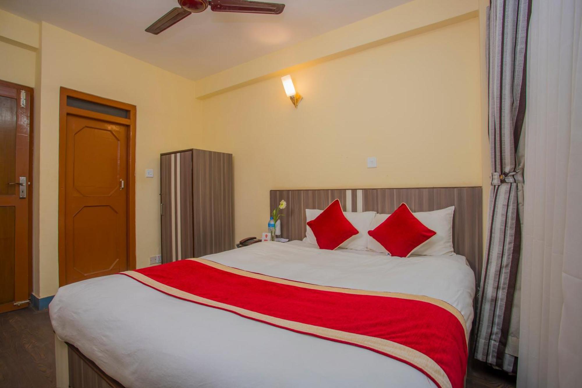 Oyo 297 Hotel Aayam Kathmandu Exterior photo